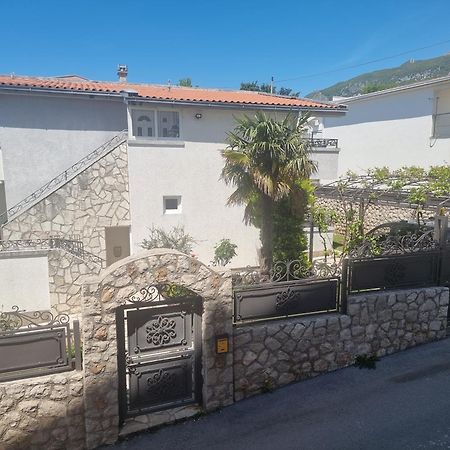 Apartmani Mina بار المظهر الخارجي الصورة