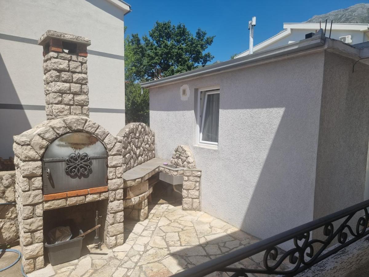 Apartmani Mina بار المظهر الخارجي الصورة