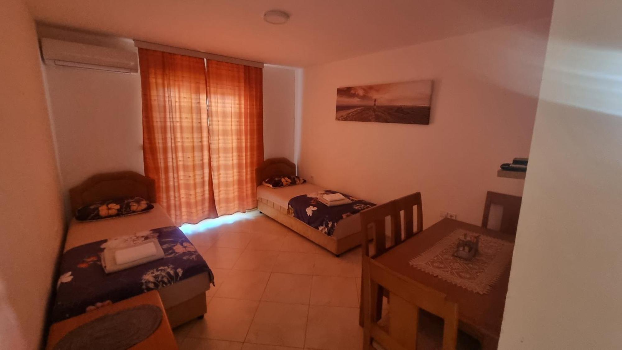 Apartmani Mina بار المظهر الخارجي الصورة
