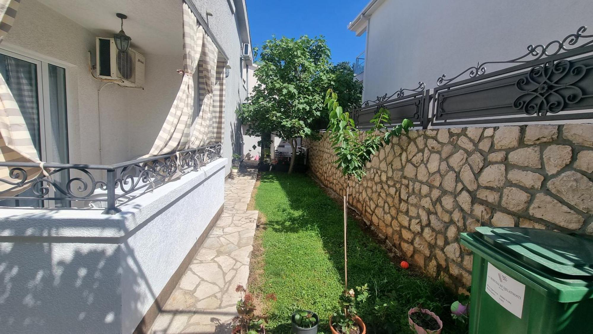 Apartmani Mina بار المظهر الخارجي الصورة